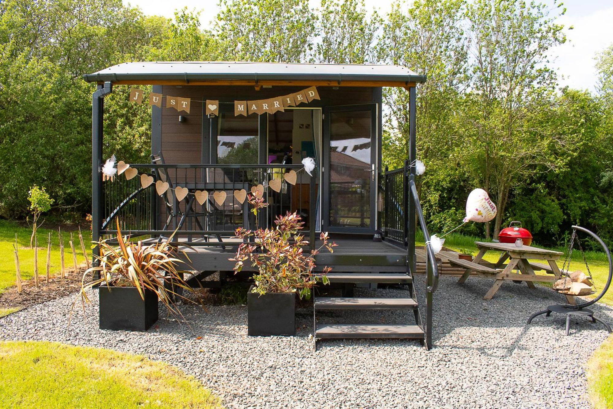 Отель Peppercorn Pod At Beck House Glamping Salmonby Экстерьер фото